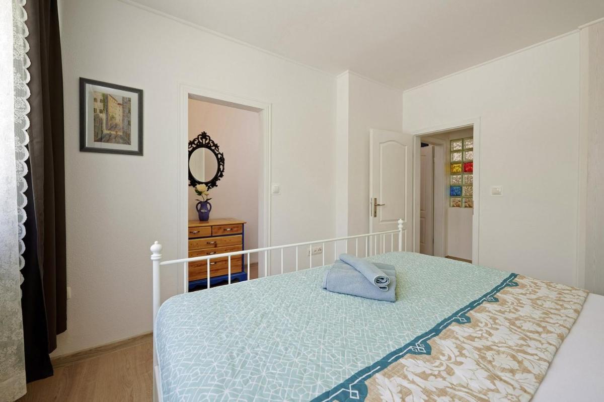 Smuketa In Trogir Haus Fuer 4 Personen 빌라 외부 사진