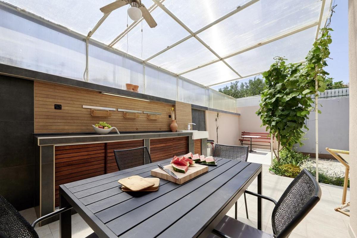 Smuketa In Trogir Haus Fuer 4 Personen 빌라 외부 사진